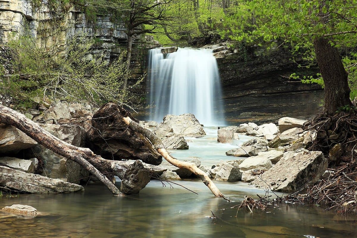 Cascata di Kinchkha