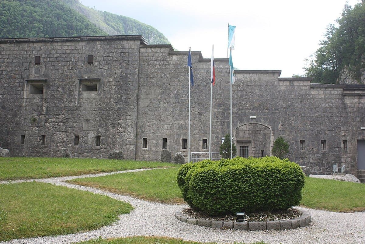 Forte Kluže e Fort Hermann