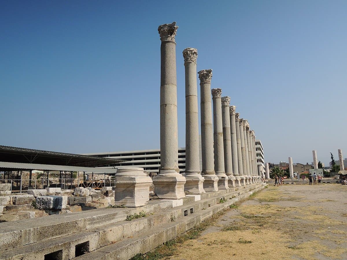 Kemeraltı e l'agorà