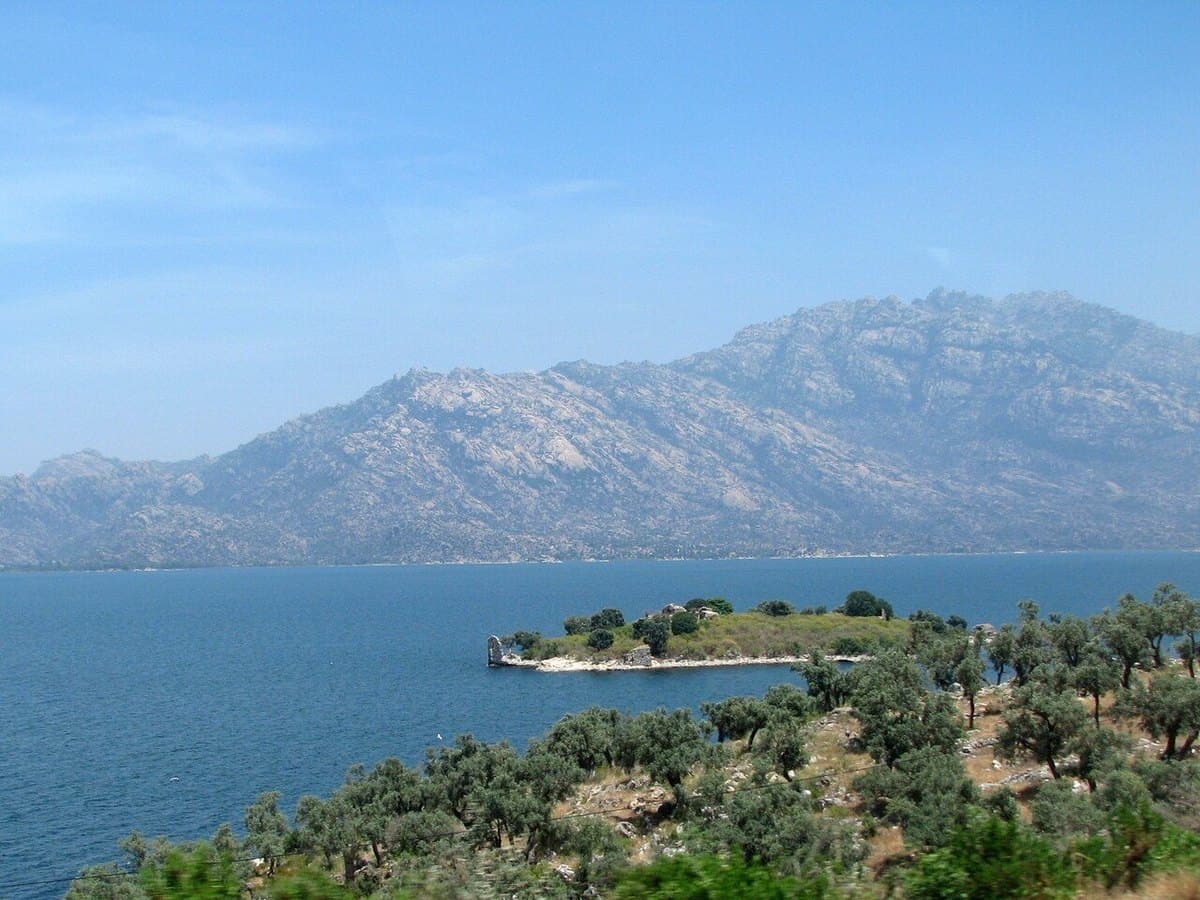 Lago di Bafa — foto 2