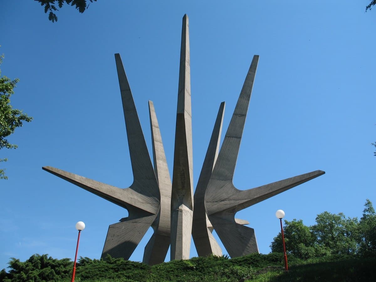 Spomenik di Kosmaj