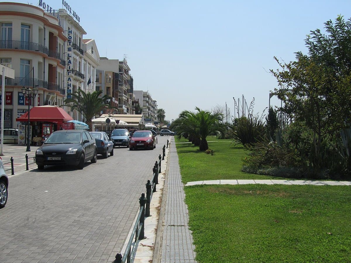 Tsipouradika di Volos